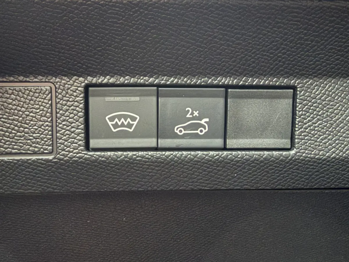 Max Comfort Range 74 kWh (Elektrisch Schuifdak - Leder incl verwarming/koeling/massage/geheugen - Elektrische Klep - 360gr Camera - Adaptieve Cruise Controle - Warmtepomp)