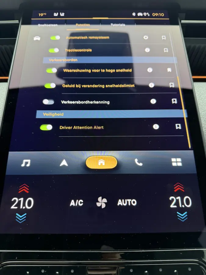 Max Comfort Range 74 kWh (Elektrisch Schuifdak - Leder incl verwarming/koeling/massage/geheugen - Elektrische Klep - 360gr Camera - Adaptieve Cruise Controle - Warmtepomp)