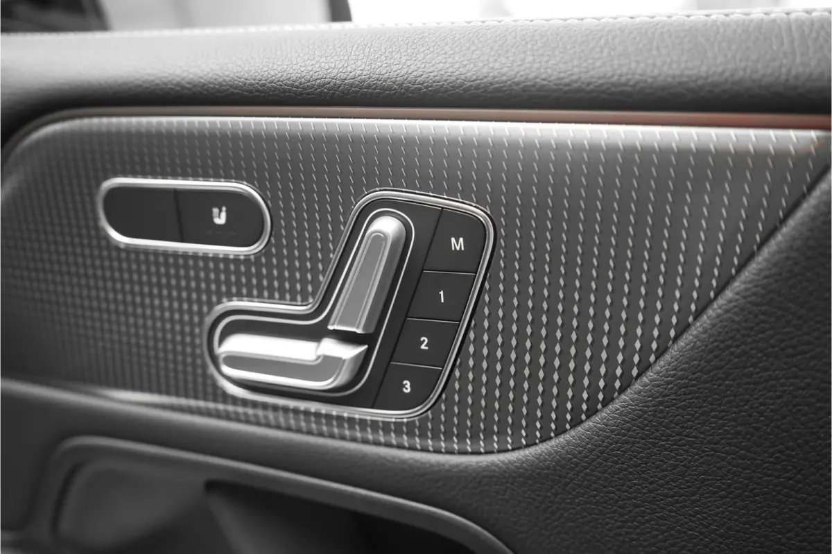 300 4MATIC 67 kWh Pano Distronic Plus Multi Contourstoelen Memory Keyless
