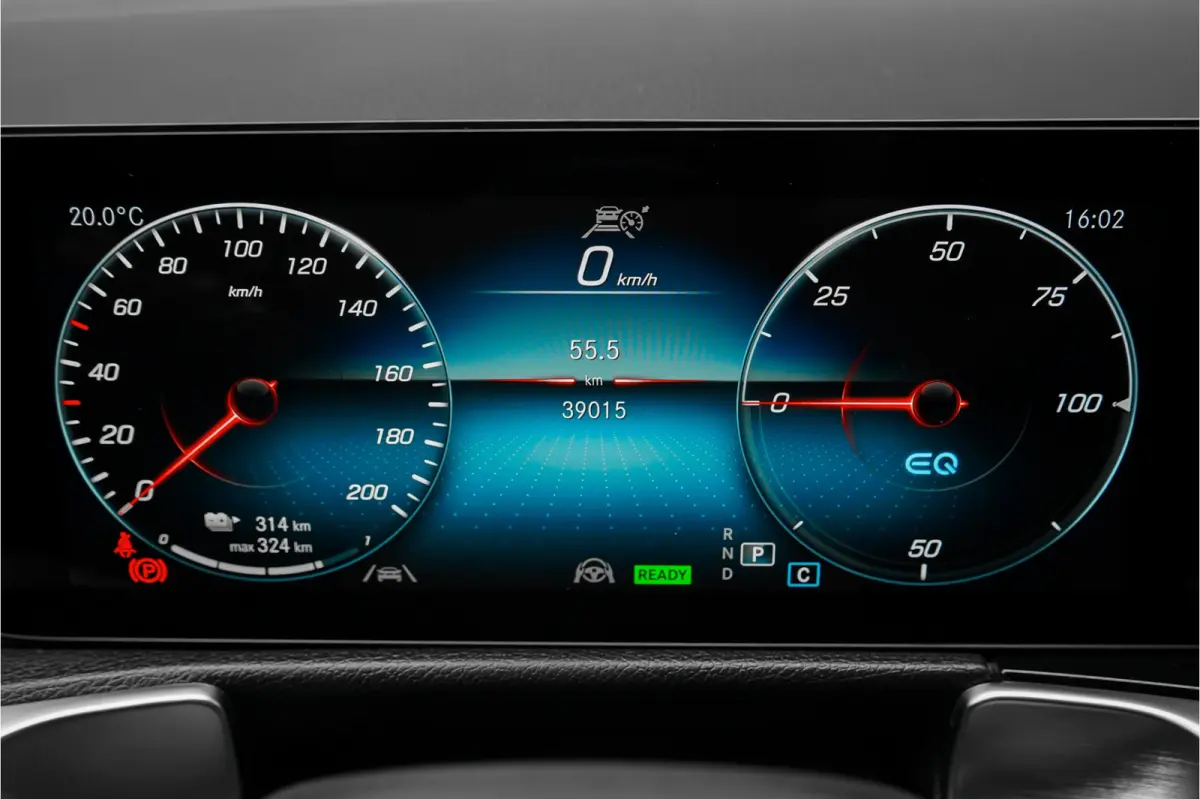 300 4MATIC 67 kWh Pano Distronic Plus Multi Contourstoelen Memory Keyless