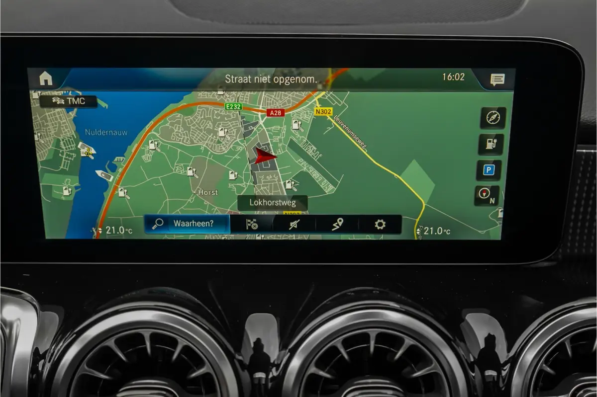 300 4MATIC 67 kWh Pano Distronic Plus Multi Contourstoelen Memory Keyless