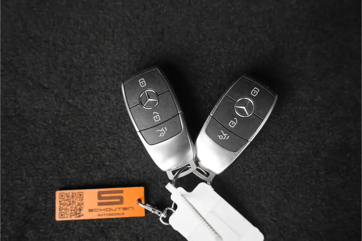 300 4MATIC 67 kWh Pano Distronic Plus Multi Contourstoelen Memory Keyless