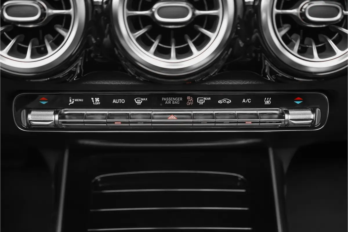 300 4MATIC 67 kWh Pano Distronic Plus Multi Contourstoelen Memory Keyless