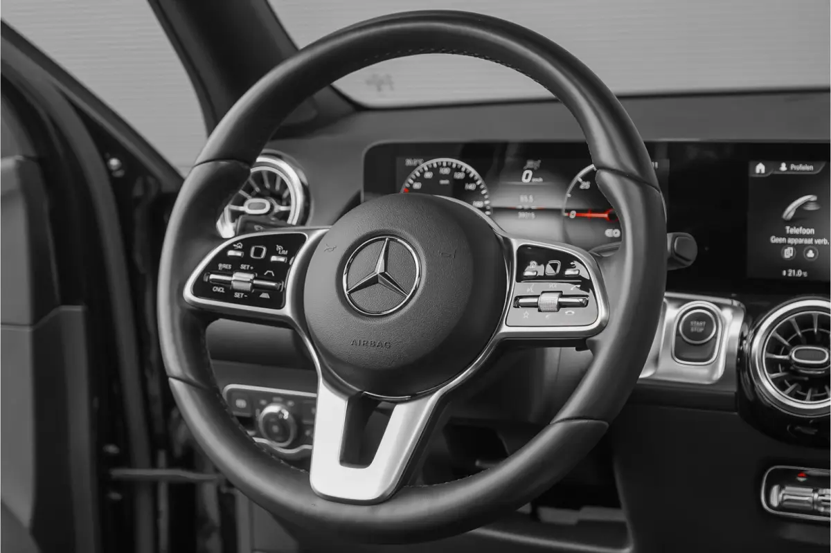 300 4MATIC 67 kWh Pano Distronic Plus Multi Contourstoelen Memory Keyless