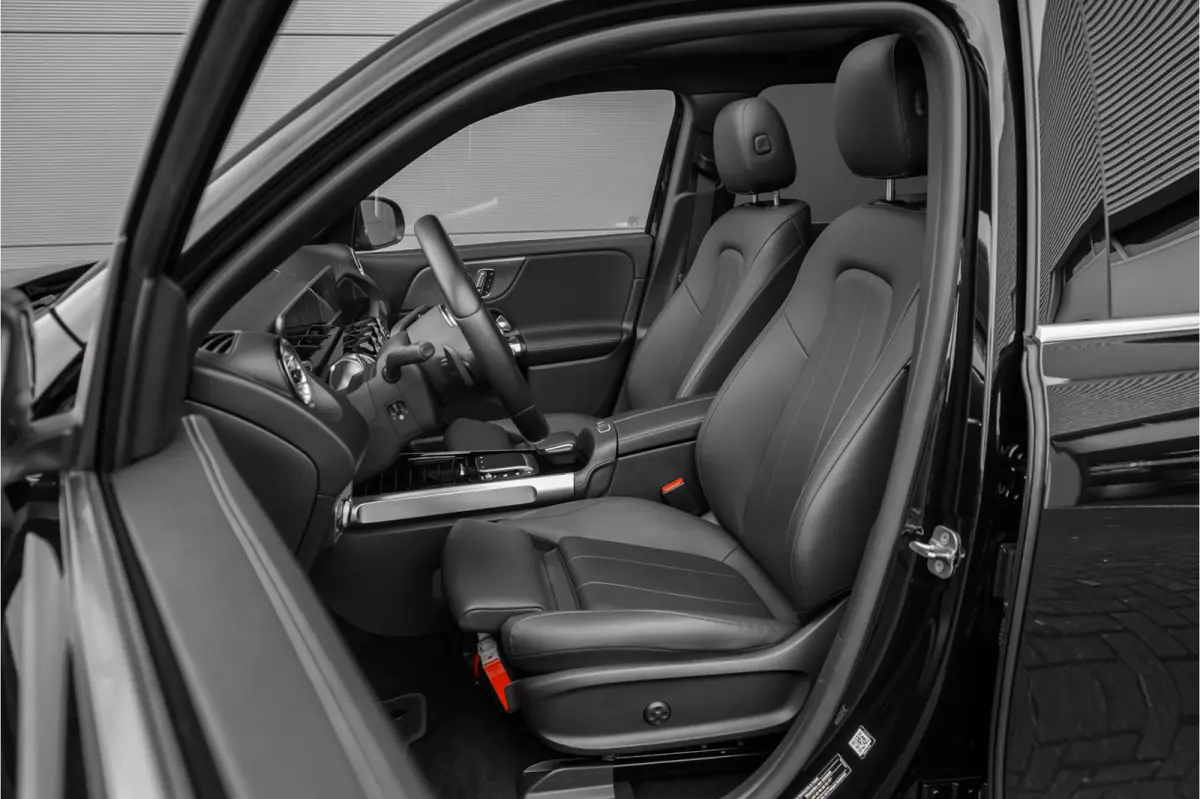 300 4MATIC 67 kWh Pano Distronic Plus Multi Contourstoelen Memory Keyless