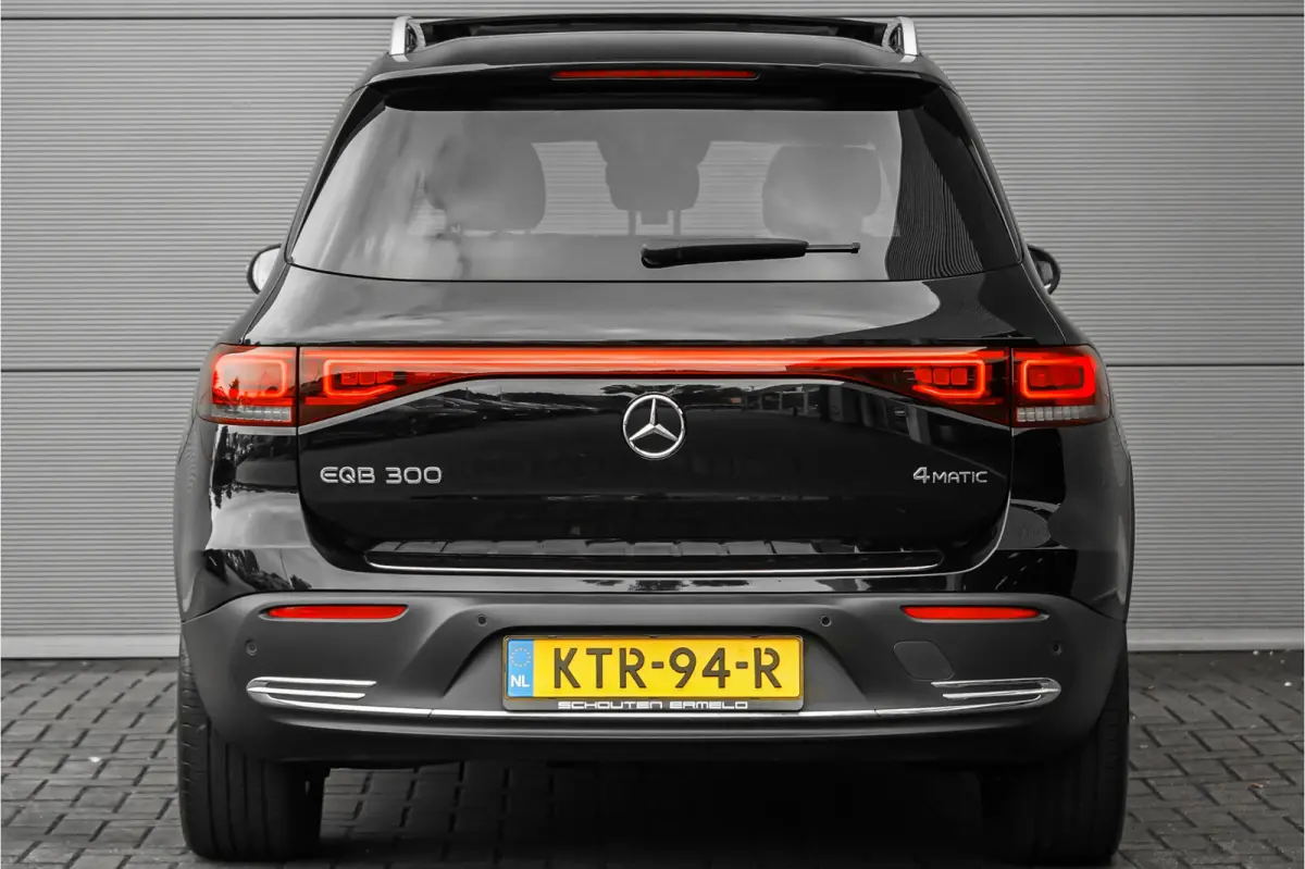 300 4MATIC 67 kWh Pano Distronic Plus Multi Contourstoelen Memory Keyless