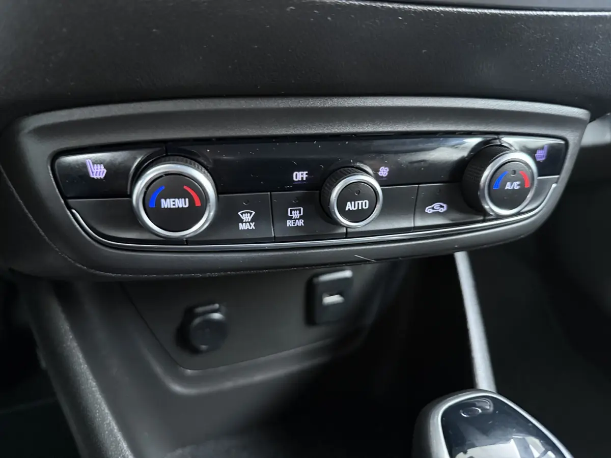 1.2 Turbo Elegance | Achteruitrijcamera | Airco (automatisch) | Comfortstoel(en)
