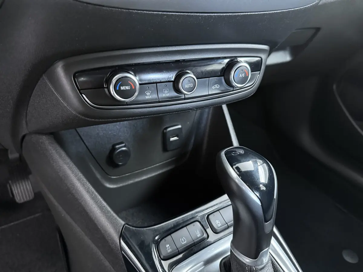 1.2 Turbo Elegance | Achteruitrijcamera | Airco (automatisch) | Comfortstoel(en)