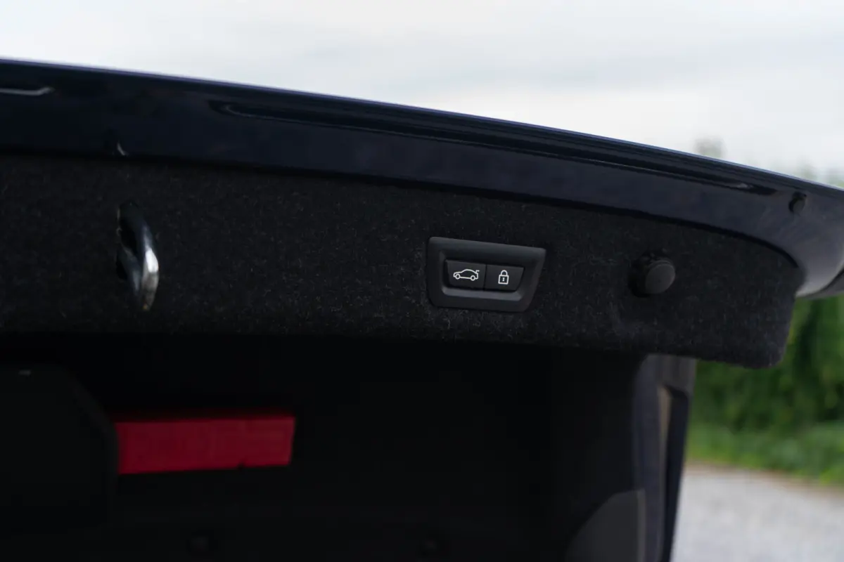 530e M Sport / M Sportstoelen/ Schuif-kanteldak/ Harman Kardon/ Head-up/ 210 kW