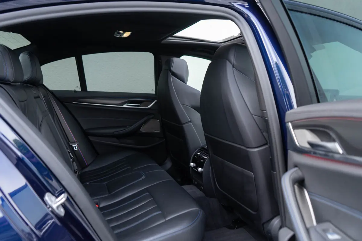 530e M Sport / M Sportstoelen/ Schuif-kanteldak/ Harman Kardon/ Head-up/ 210 kW