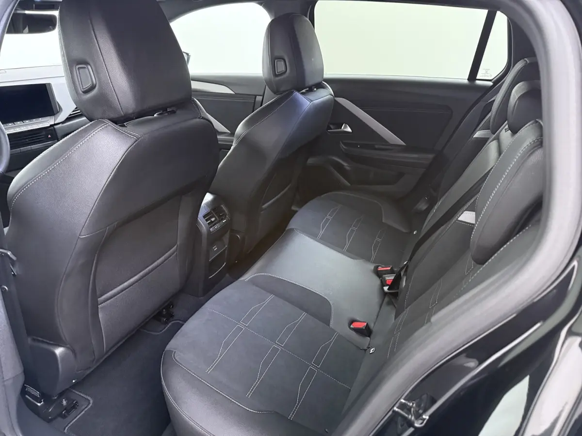 1.2 GS Line | Alcantara bekleding | Cruise control adaptief | LED koplampen