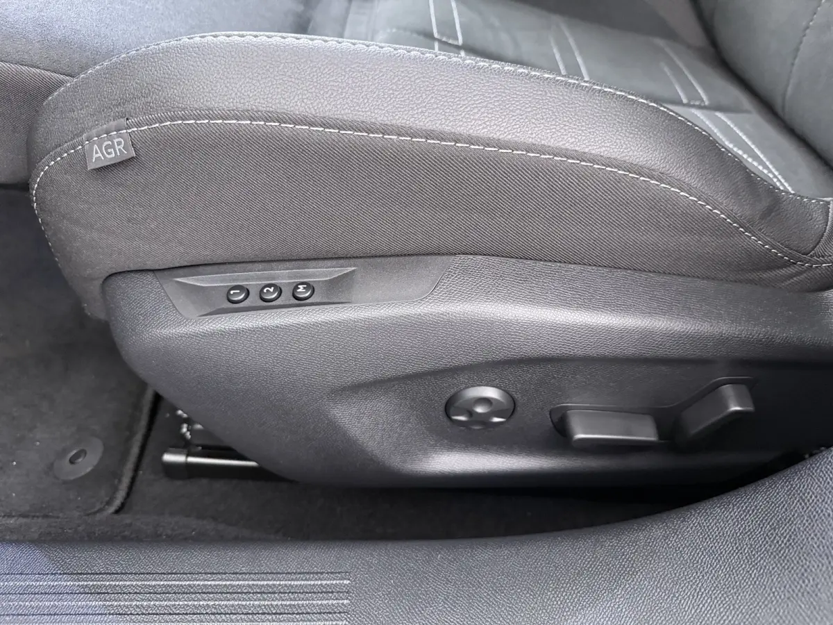 1.2 GS Line | Alcantara bekleding | Cruise control adaptief | LED koplampen