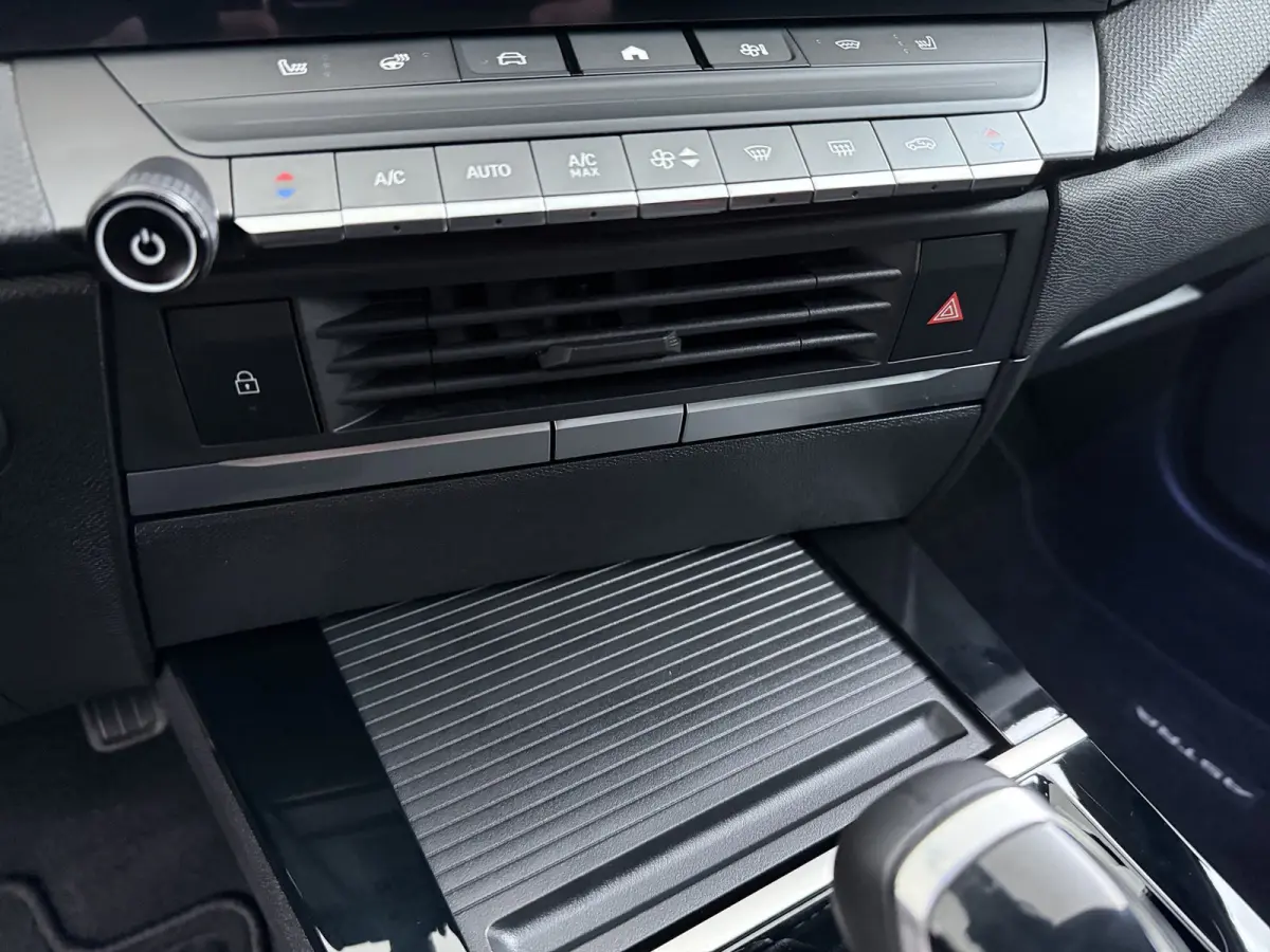 1.2 GS Line | Alcantara bekleding | Cruise control adaptief | LED koplampen
