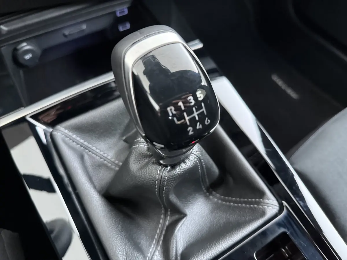 1.2 GS Line | Alcantara bekleding | Cruise control adaptief | LED koplampen