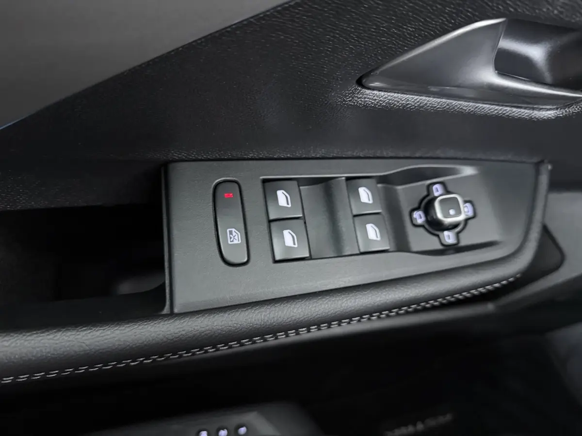 1.2 GS Line | Alcantara bekleding | Cruise control adaptief | LED koplampen