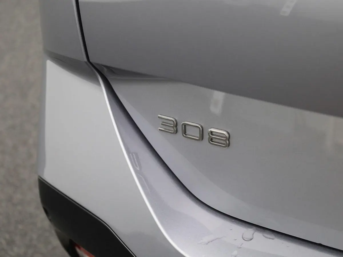 1.2 PureTech 130 S&S EAT8 Allure | AUTOMAAT | NAVIGATIE | ACHTERUITRIJCAMERA | CLIMATE CONTROL | CRUISE CONTROL |