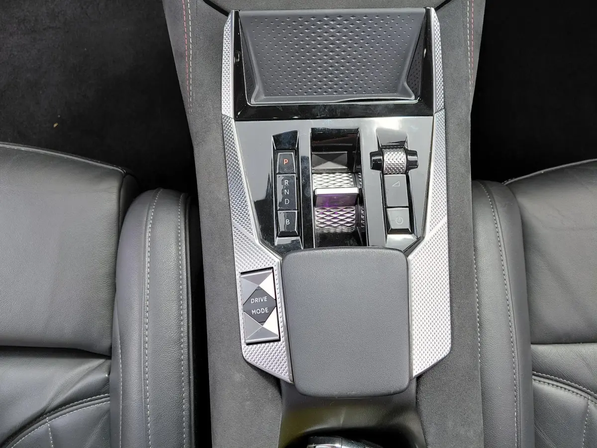 E-Tense Performance Line