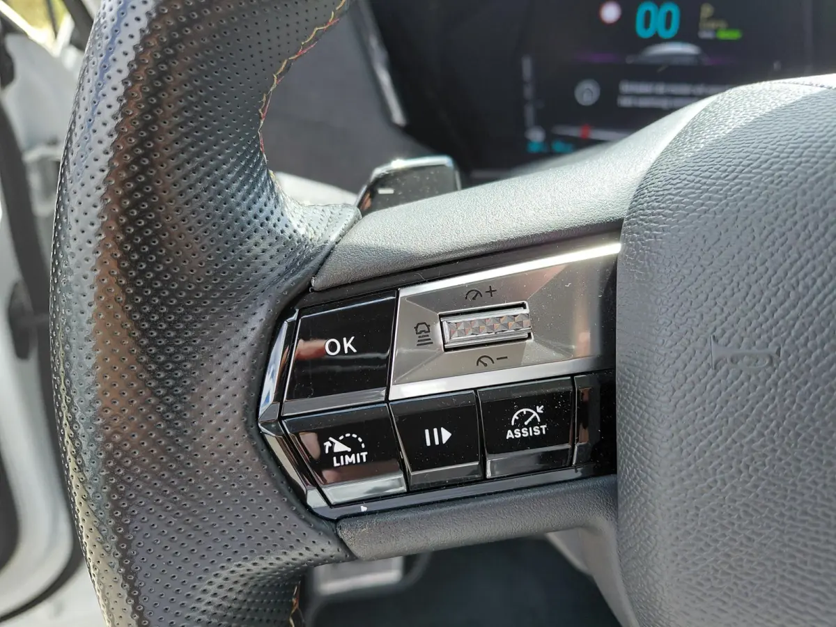 E-Tense Performance Line