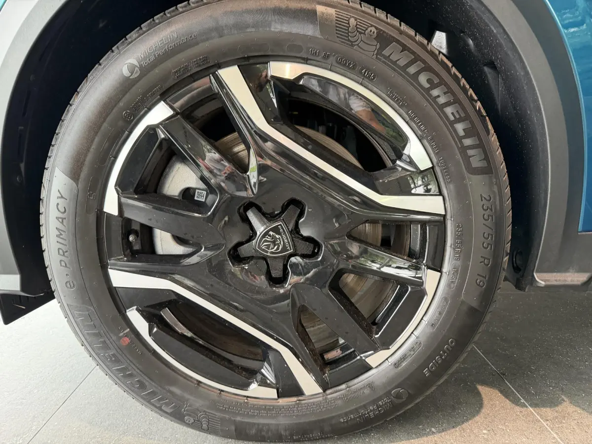 Allure Avantage 210 73 kWh Nieuwe auto 6 KM | 360 vision | adaptive cruise | stuurverwarming