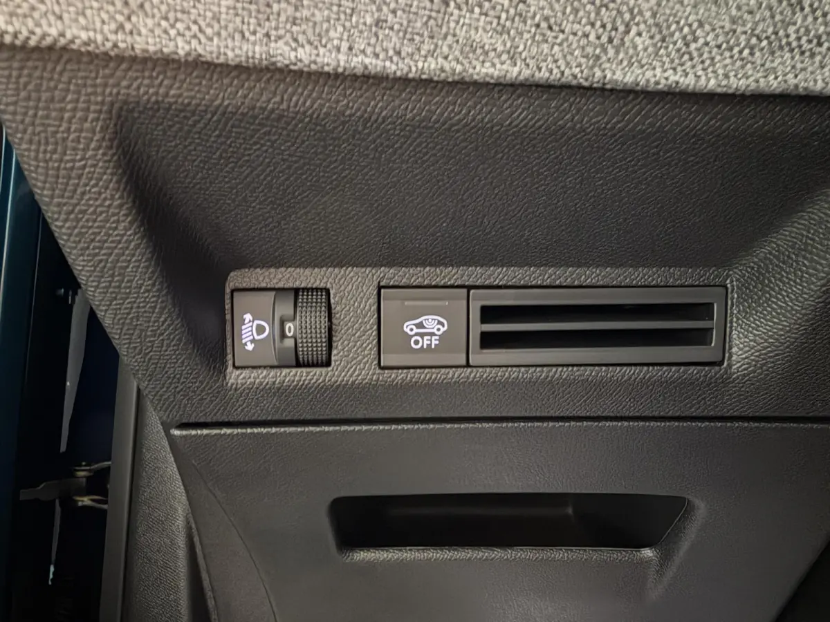 Allure Avantage 210 73 kWh Nieuwe auto 6 KM | 360 vision | adaptive cruise | stuurverwarming