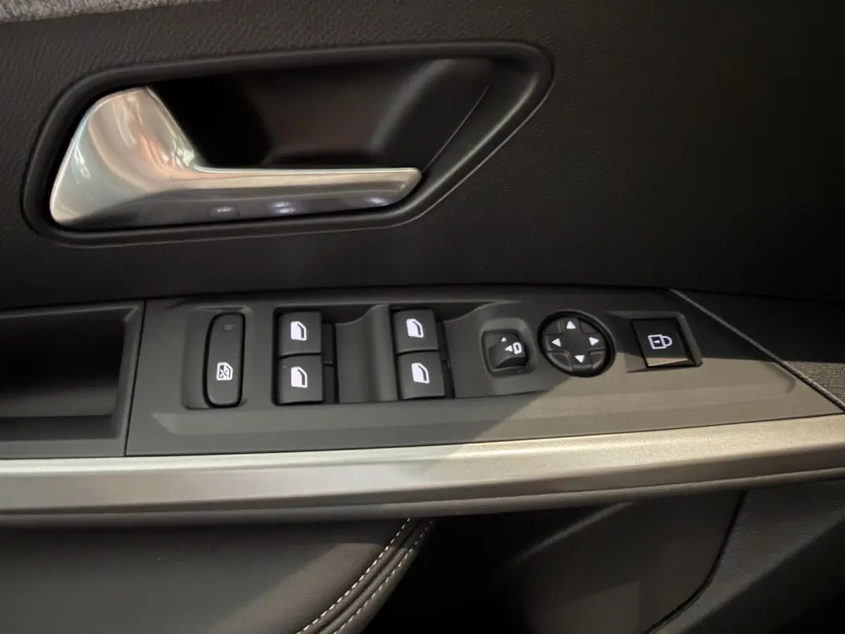 Allure Avantage 210 73 kWh Nieuwe auto 6 KM | 360 vision | adaptive cruise | stuurverwarming