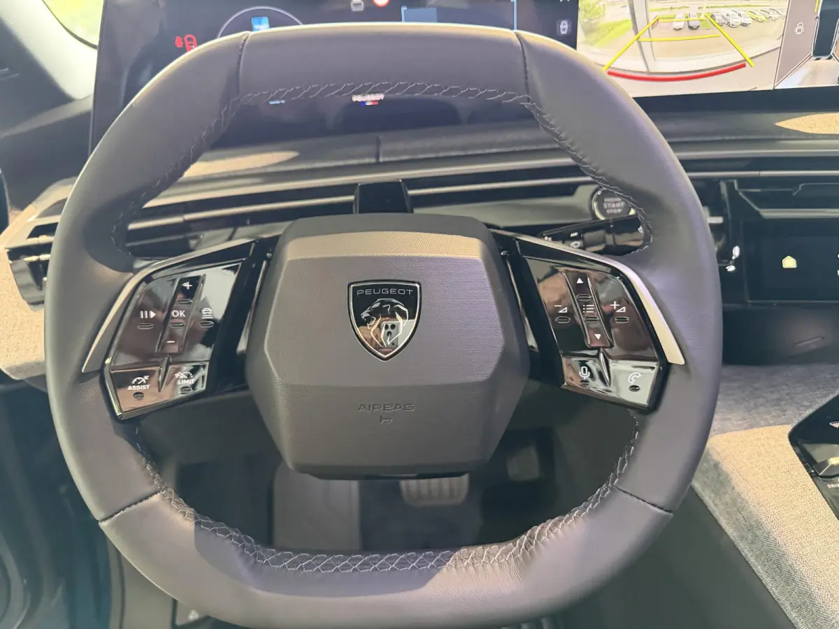 Allure Avantage 210 73 kWh Nieuwe auto 6 KM | 360 vision | adaptive cruise | stuurverwarming
