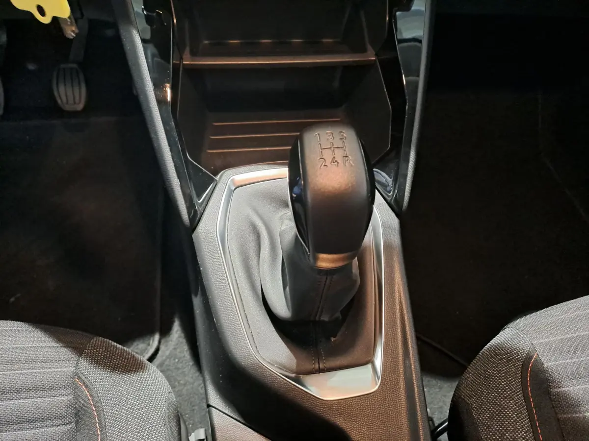 1.2 PureTech Active | Airco |  Apple Carplay/Android Auto | Navigatie
