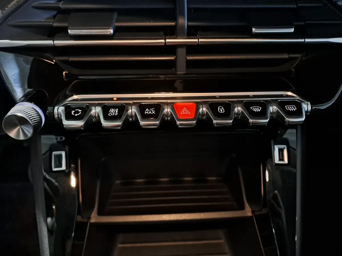1.2 PureTech Active | Airco |  Apple Carplay/Android Auto | Navigatie
