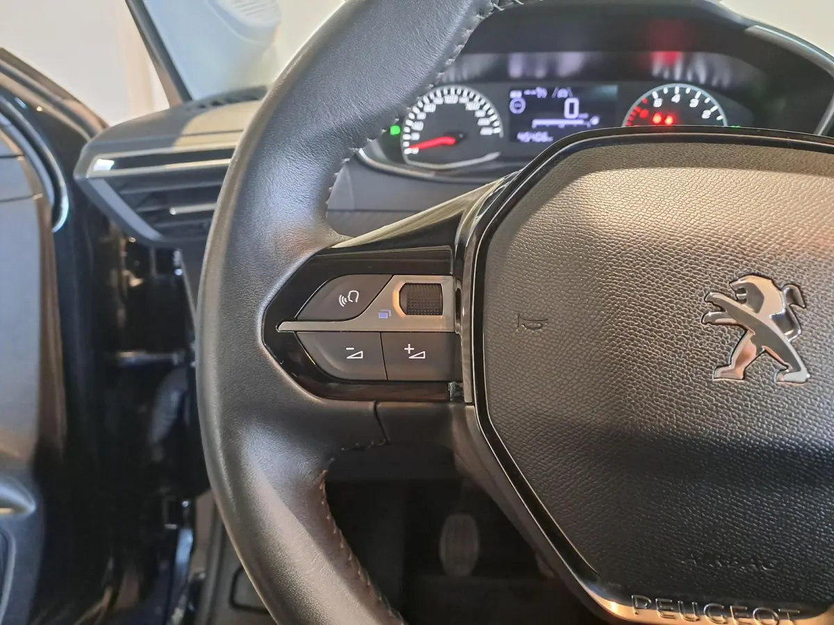 1.2 PureTech Active | Airco |  Apple Carplay/Android Auto | Navigatie