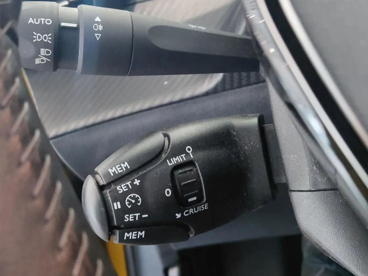 1.2 PureTech Active | Airco | Apple Carplay/Android Auto | Parkeersensoren