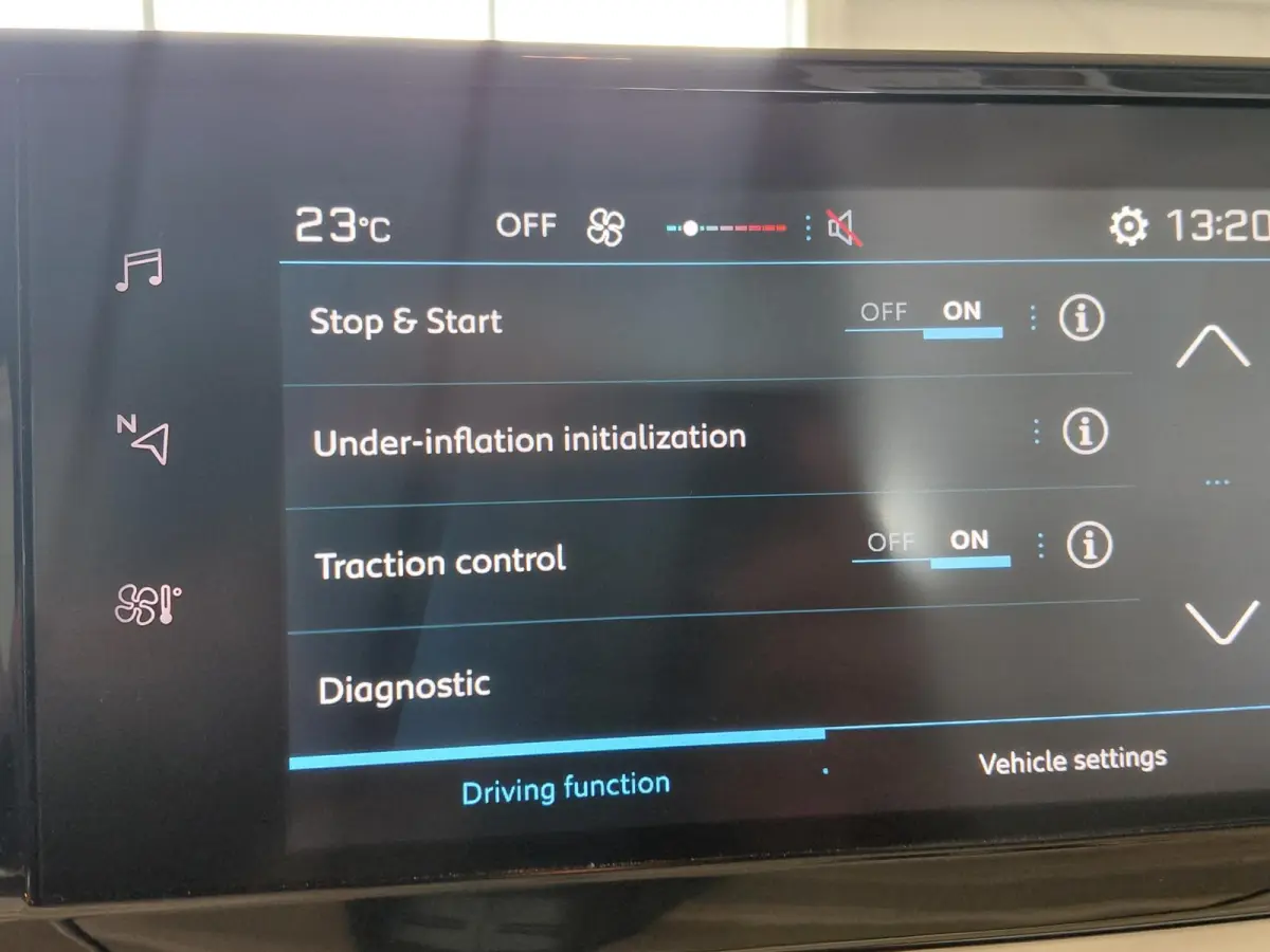 1.2 PureTech Active | Airco | Apple Carplay/Android Auto | Parkeersensoren