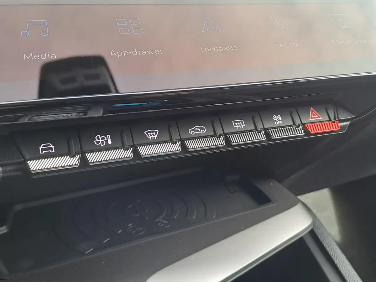 1.2 Hybrid 145 e-DCS6 Allure 360 Graden camera | Stoelverwarming + stuurverwarming | Tot 8 jaar Peugeot Care garantie