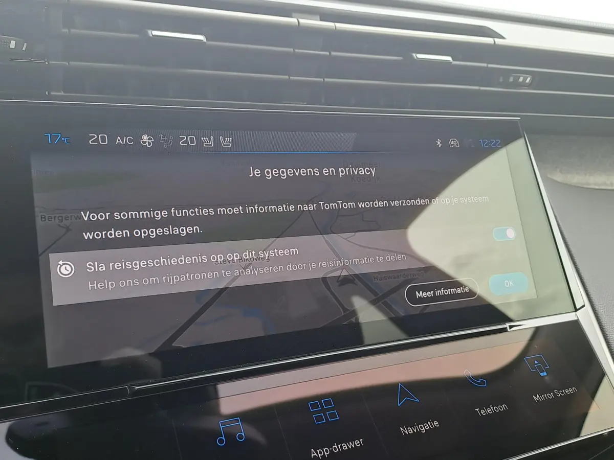 1.2 Hybrid 145 e-DCS6 Allure 360 Graden camera | Stoelverwarming + stuurverwarming | Tot 8 jaar Peugeot Care garantie