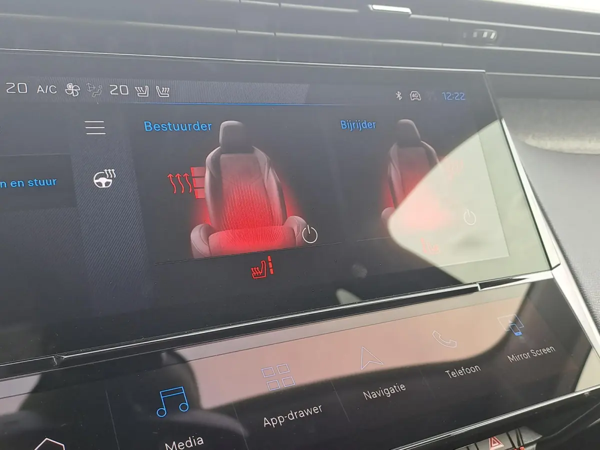 1.2 Hybrid 145 e-DCS6 Allure 360 Graden camera | Stoelverwarming + stuurverwarming | Tot 8 jaar Peugeot Care garantie