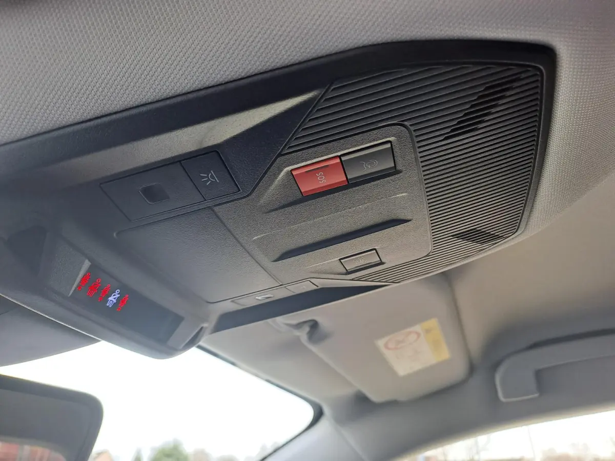 1.2 Hybrid 145 e-DCS6 Allure 360 Graden camera | Stoelverwarming + stuurverwarming | Tot 8 jaar Peugeot Care garantie