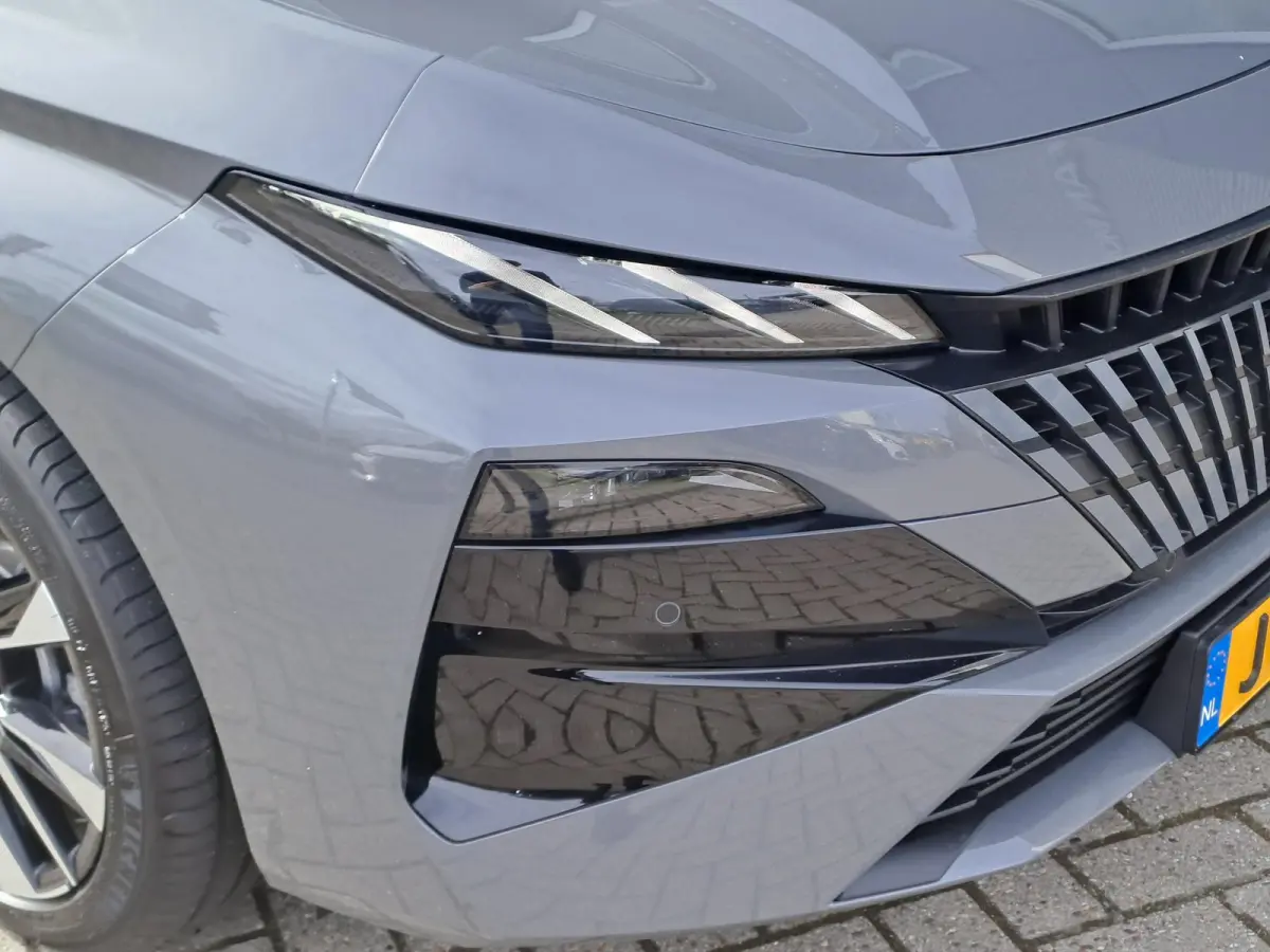 1.2 Hybrid 145 e-DCS6 Allure 360 Graden camera | Stoelverwarming + stuurverwarming | Tot 8 jaar Peugeot Care garantie