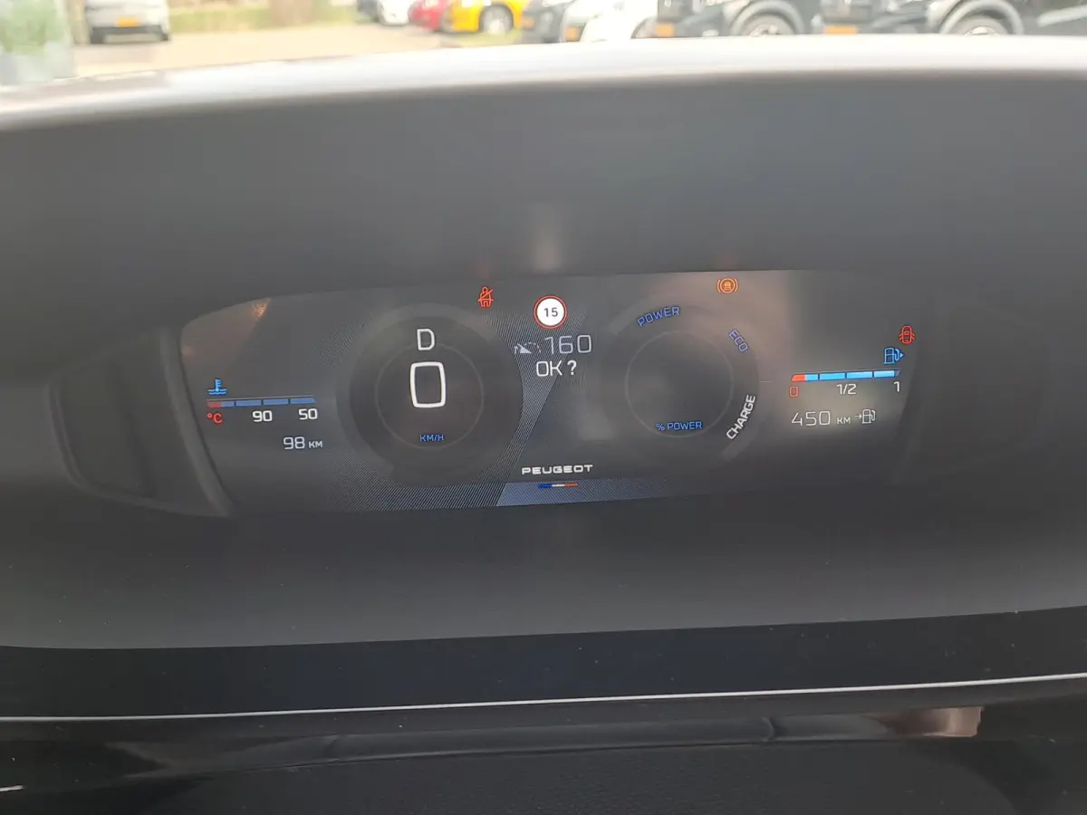 1.2 Hybrid 145 e-DCS6 Allure 360 Graden camera | Stoelverwarming + stuurverwarming | Tot 8 jaar Peugeot Care garantie