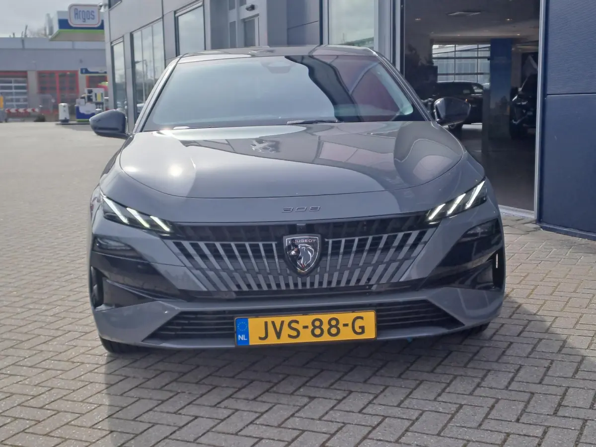 1.2 Hybrid 145 e-DCS6 Allure 360 Graden camera | Stoelverwarming + stuurverwarming | Tot 8 jaar Peugeot Care garantie