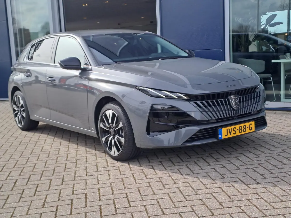 1.2 Hybrid 145 e-DCS6 Allure 360 Graden camera | Stoelverwarming + stuurverwarming | Tot 8 jaar Peugeot Care garantie