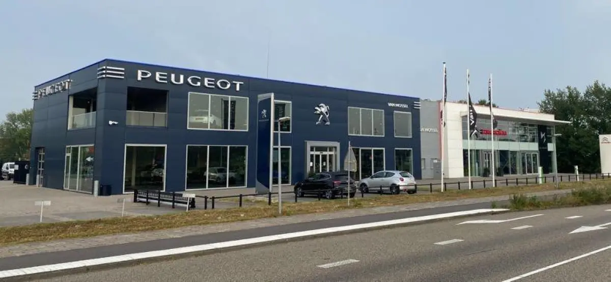 1.2 Hybrid 145 e-DCS6 Allure 360 Graden camera | Stoelverwarming + stuurverwarming | Tot 8 jaar Peugeot Care garantie