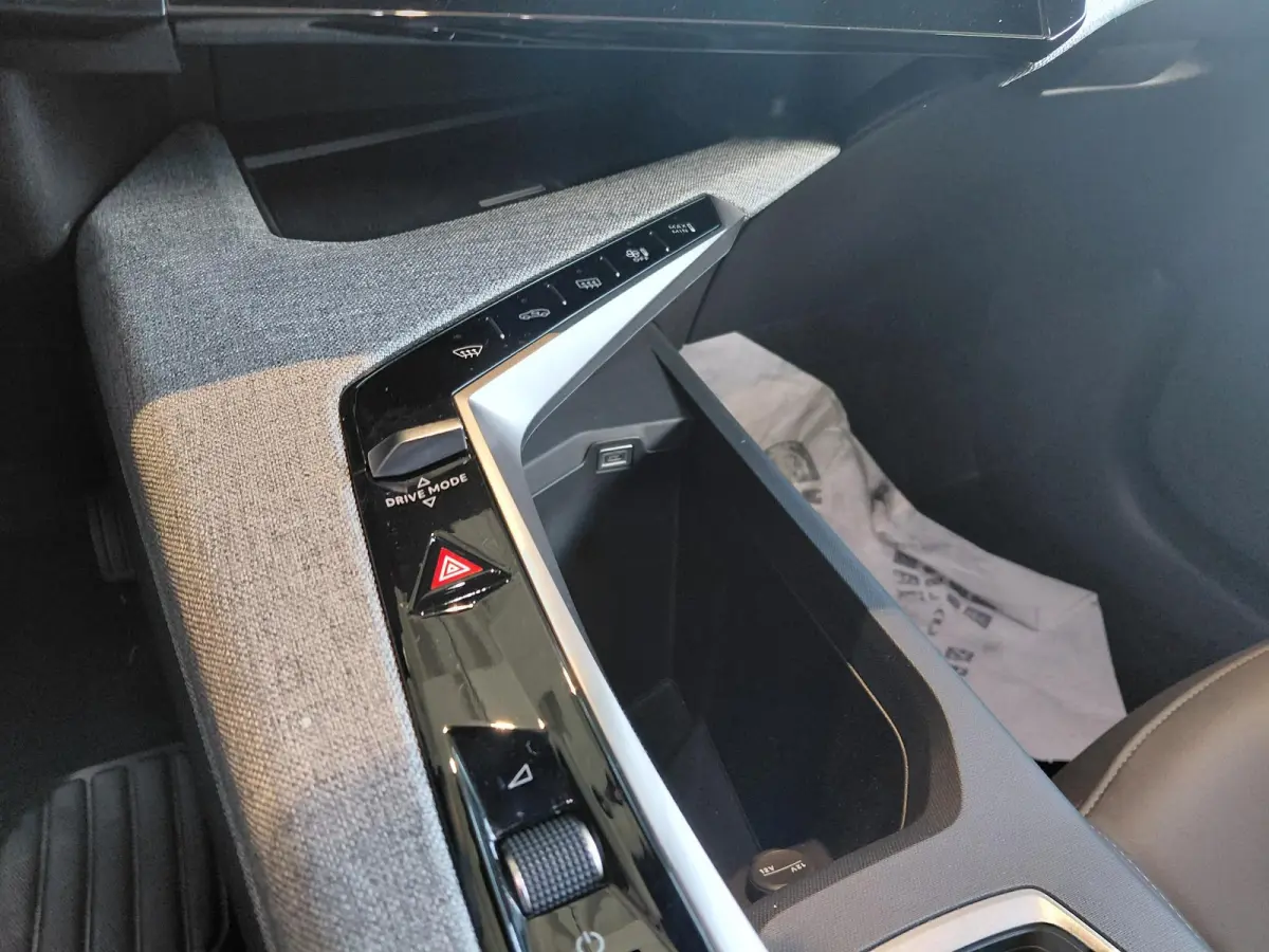 1.6 plug-in Hybrid 195 Allure