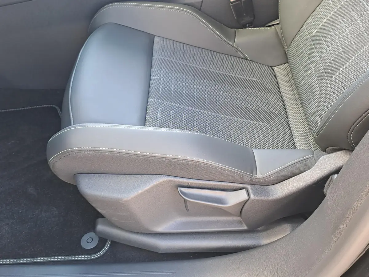 GT Long Range 230 97 kWh | 360 Camera | Elektrische stoelen | Stoelverwarming | Draadloze Apple Carplay/Android Auto