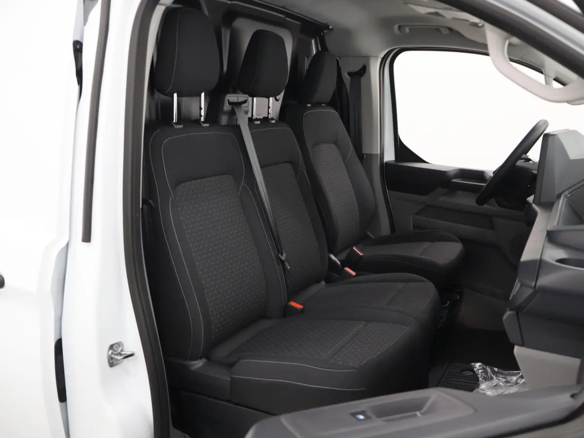 320 2.5 PHEV L1 H1 | Aut. | TREND | PLUG IN HYBRIDE | CLIMATE CONTROL | CRUISE CONTROL | PARKEERCAMERA | CARPLAY / ANDROID AUTO | LAADRUIMTE PAKKET | BIJRIJDERSBANK