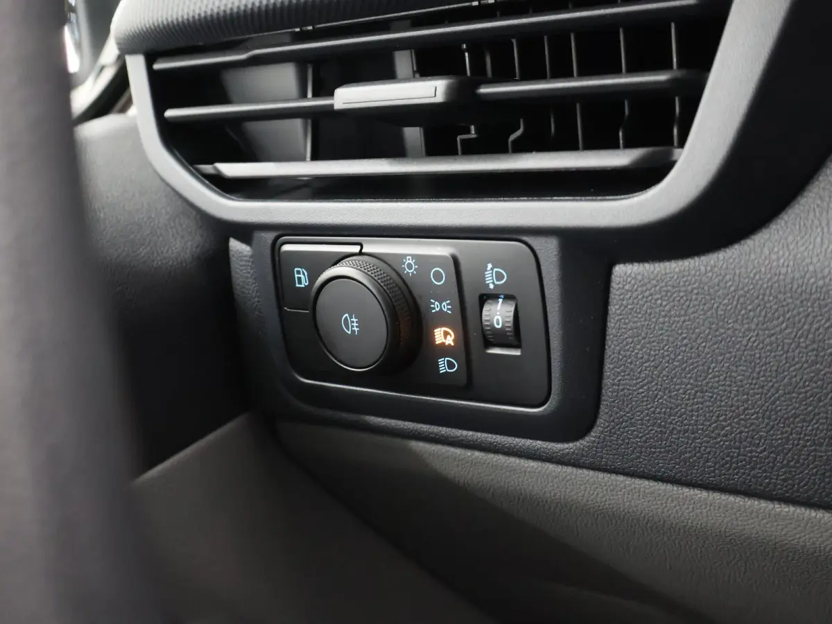 320 2.5 PHEV L1 H1 | Aut. | TREND | PLUG IN HYBRIDE | CLIMATE CONTROL | CRUISE CONTROL | PARKEERCAMERA | CARPLAY / ANDROID AUTO | LAADRUIMTE PAKKET | BIJRIJDERSBANK