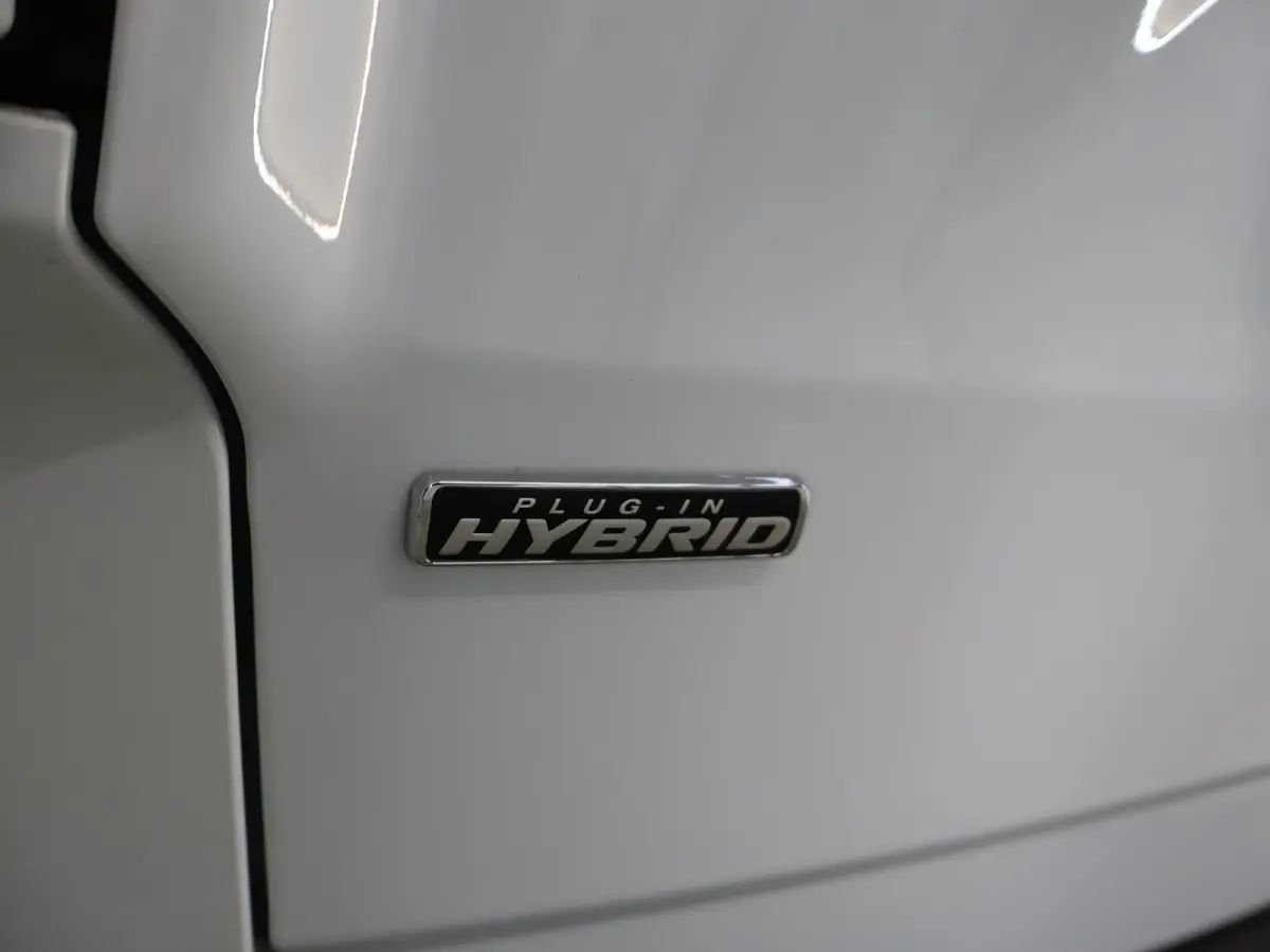 320 2.5 PHEV L1 H1 | Aut. | TREND | PLUG IN HYBRIDE | CLIMATE CONTROL | CRUISE CONTROL | PARKEERCAMERA | CARPLAY / ANDROID AUTO | LAADRUIMTE PAKKET | BIJRIJDERSBANK
