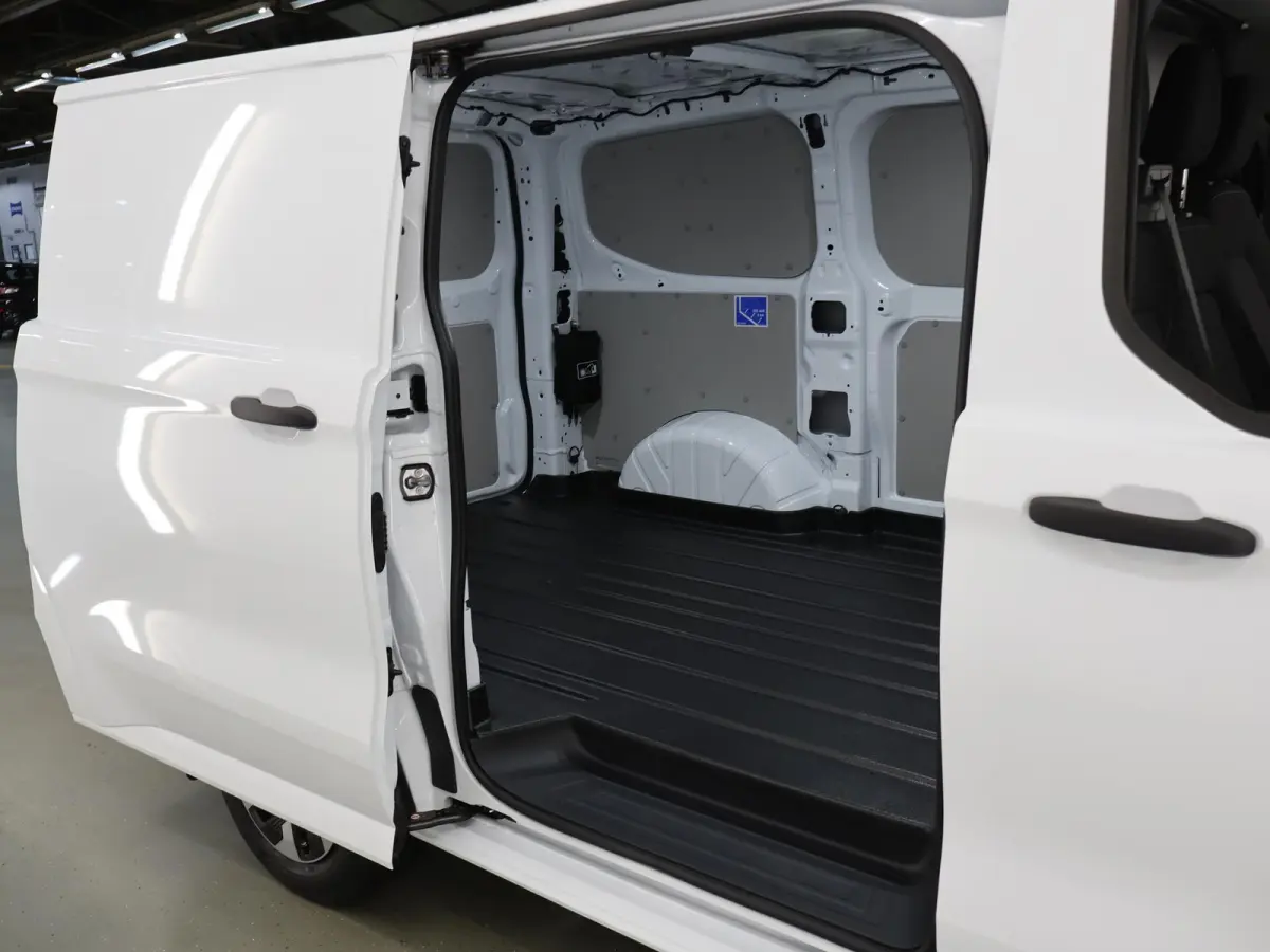 320 2.5 PHEV L1 H1 | Aut. | TREND | PLUG IN HYBRIDE | CLIMATE CONTROL | CRUISE CONTROL | PARKEERCAMERA | CARPLAY / ANDROID AUTO | LAADRUIMTE PAKKET | BIJRIJDERSBANK