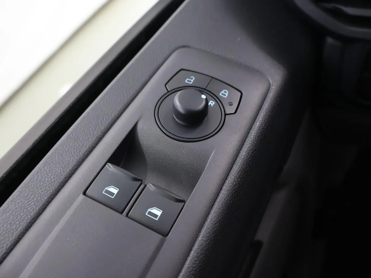 320 2.5 PHEV L1 H1 | Aut. | TREND | PLUG IN HYBRIDE | CLIMATE CONTROL | CRUISE CONTROL | PARKEERCAMERA | CARPLAY / ANDROID AUTO | LAADRUIMTE PAKKET | BIJRIJDERSBANK