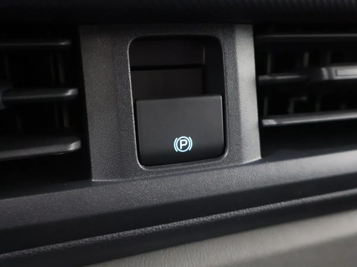 320 2.5 PHEV L1 H1 | Aut. | TREND | PLUG IN HYBRIDE | CLIMATE CONTROL | CRUISE CONTROL | PARKEERCAMERA | CARPLAY / ANDROID AUTO | LAADRUIMTE PAKKET | BIJRIJDERSBANK