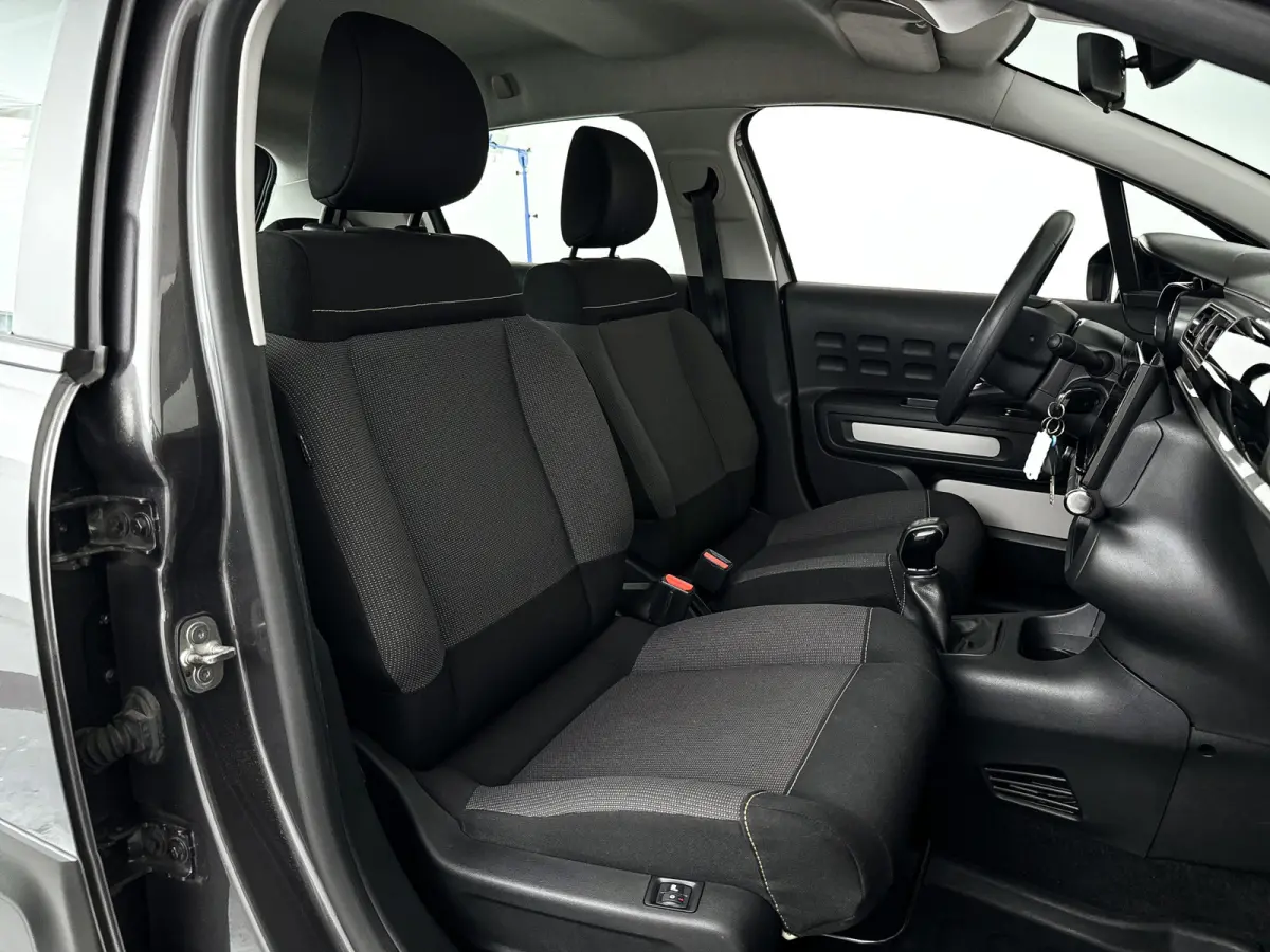1.2 PureTech Feel | Airco | Cruise control | Stoelverwarming