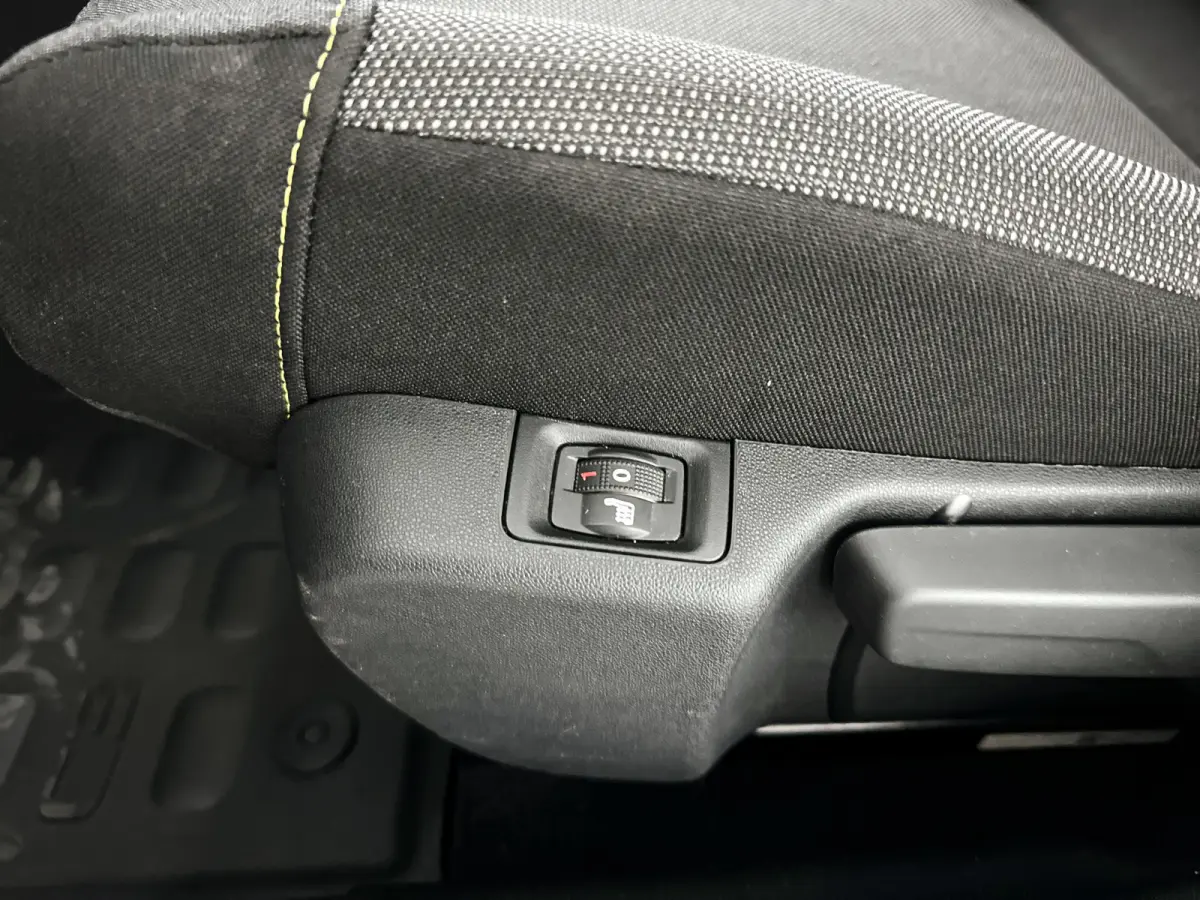 1.2 PureTech Feel | Airco | Cruise control | Stoelverwarming